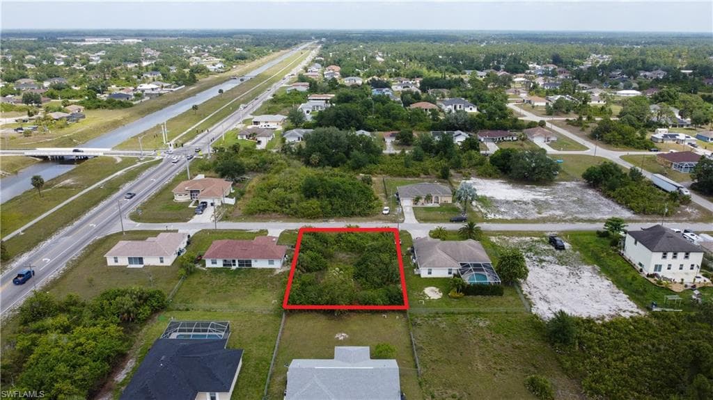 3323 11th ST W LEHIGH ACRES, FL 33971