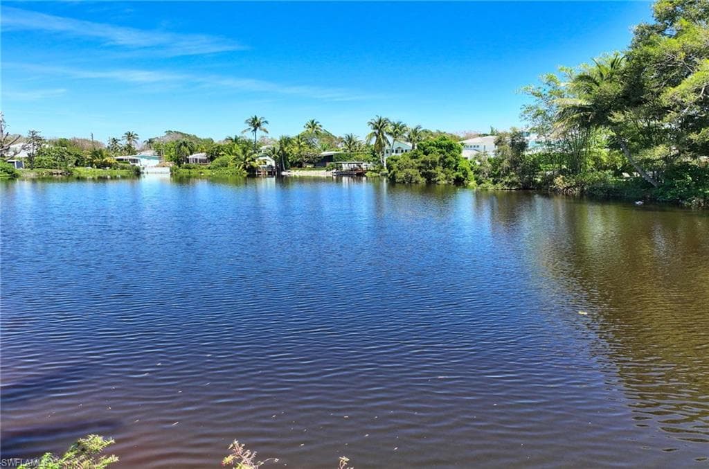 1040 11th ST N NAPLES, FL 34102