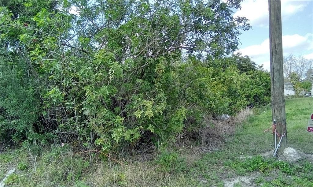 3702 8th ST SW LEHIGH ACRES, FL 33976