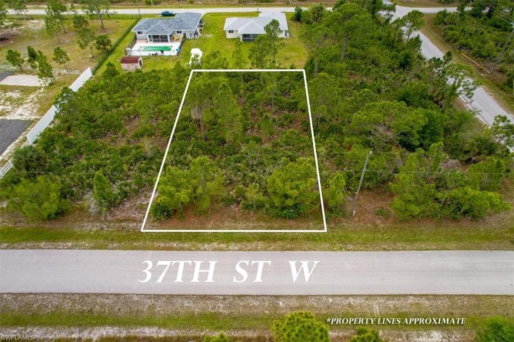 3111 37th ST W LEHIGH ACRES, FL 33971