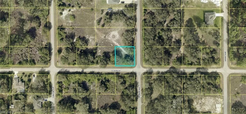 3207 E 19th ST LEHIGH ACRES, FL 33972