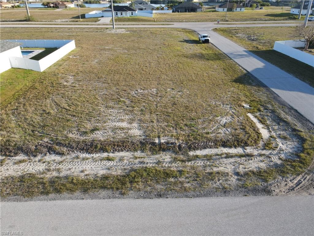 501 NW 23rd TER CAPE CORAL, FL 33993