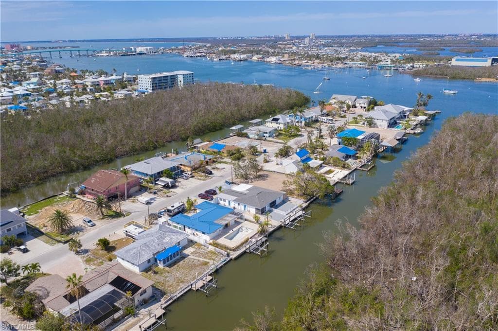 190 Tropical Shore WAY FORT MYERS BEACH, FL 33931