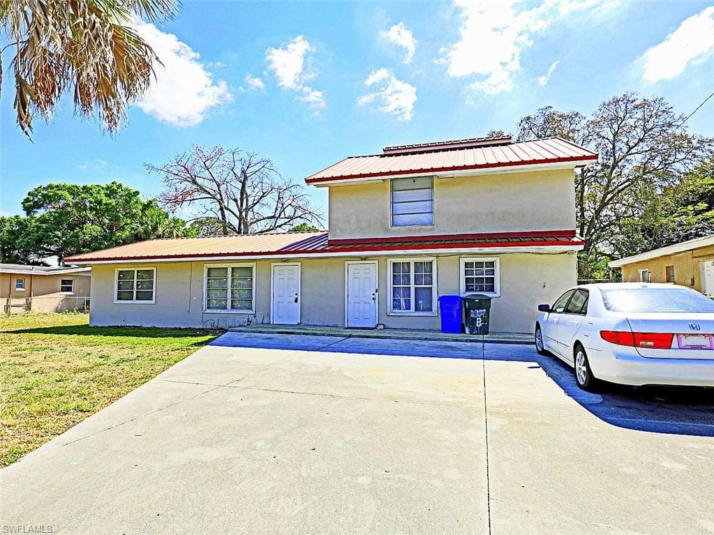 2352 South ST FORT MYERS, FL 33901