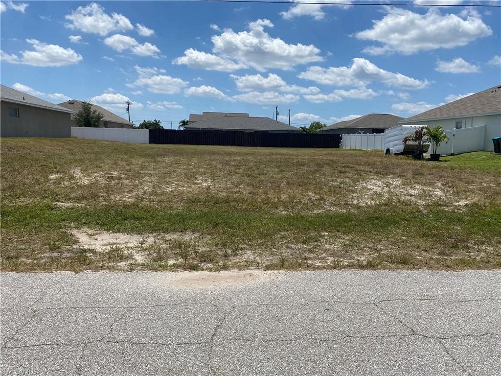 1624 NW 9th TER CAPE CORAL, FL 33993