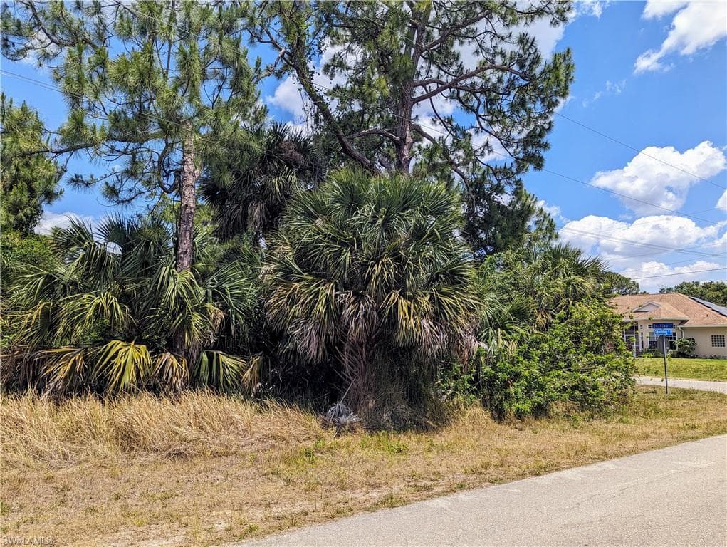 749 Spaulding ST E LEHIGH ACRES, FL 33974