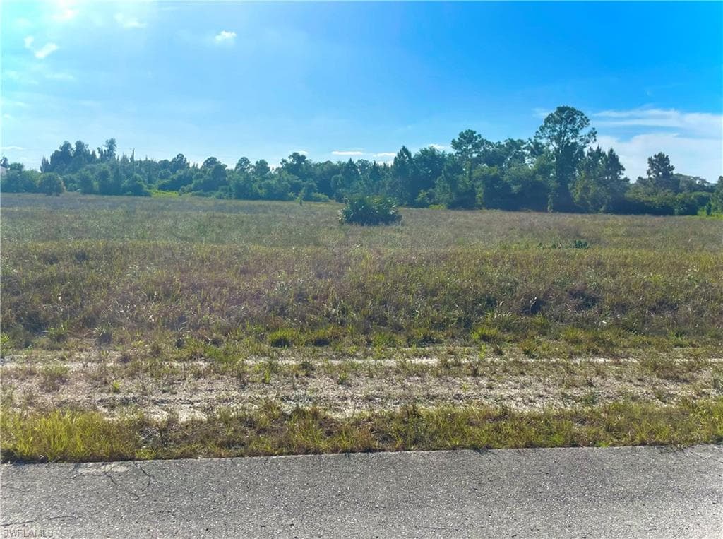 1813 Wells AVE LEHIGH ACRES, FL 33972
