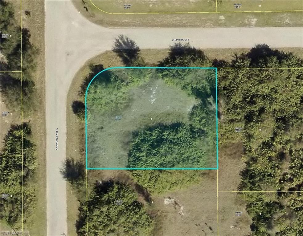 415 Chamonix AVE S LEHIGH ACRES, FL 33974