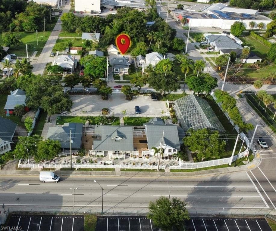 1815 Hough ST FORT MYERS, FL 33901