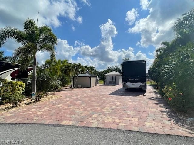 10008 RAMBLEWOOD CT FORT MYERS, FL 33905