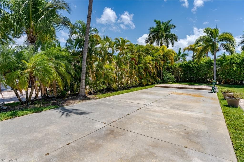 13430 Ladyfish LN NAPLES, FL 34114