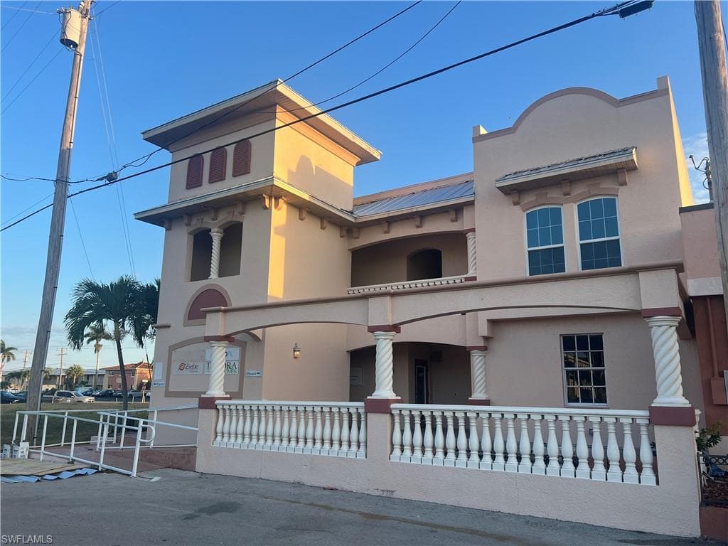 912 SE 46th LN 204 CAPE CORAL, FL 33904