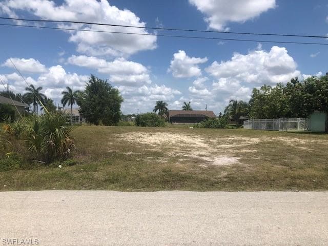 117 SE 17th ST CAPE CORAL, FL 33990