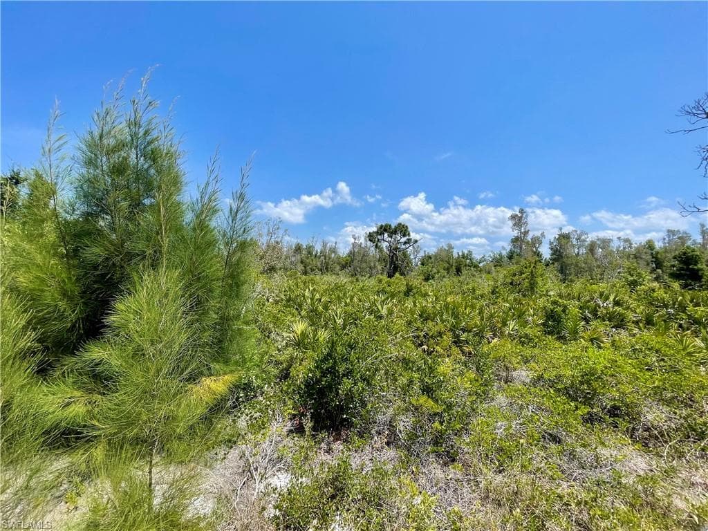 13740 HAMPTON RD BOKEELIA, FL 33922