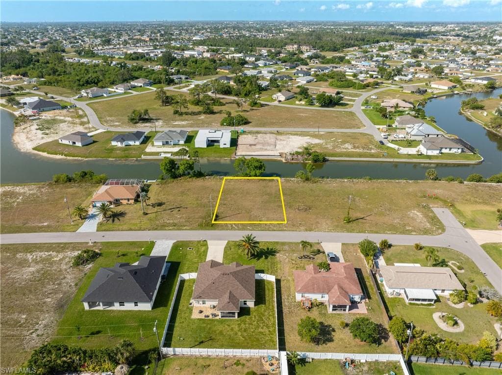 526 NE 5th CT CAPE CORAL, FL 33909