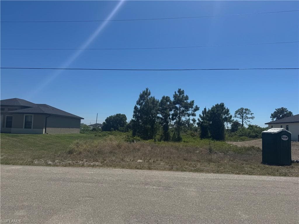 2809 19th ST SW LEHIGH ACRES, FL 33976