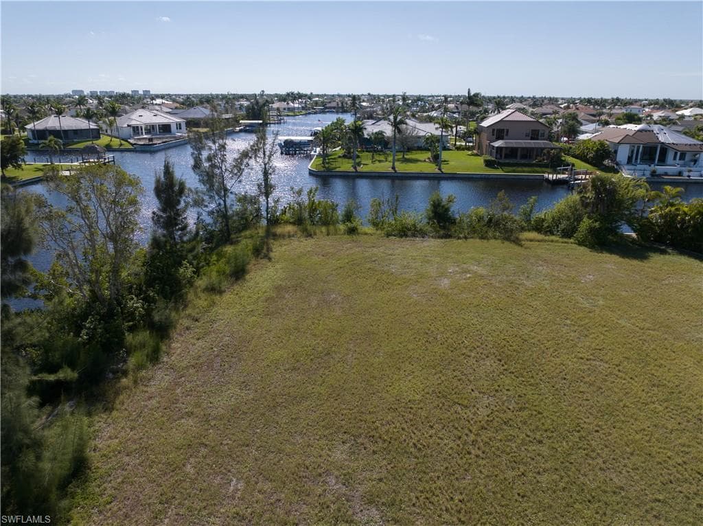 2800 SW 35th ST CAPE CORAL, FL 33914