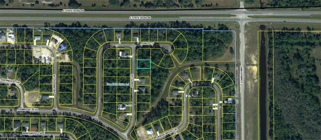 8027 Sandy CIR LABELLE, FL 33935