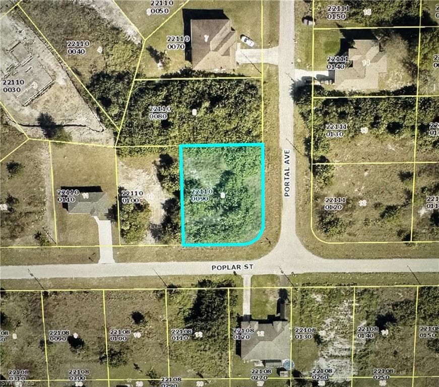 370 Portal AVE LEHIGH ACRES, FL 33974