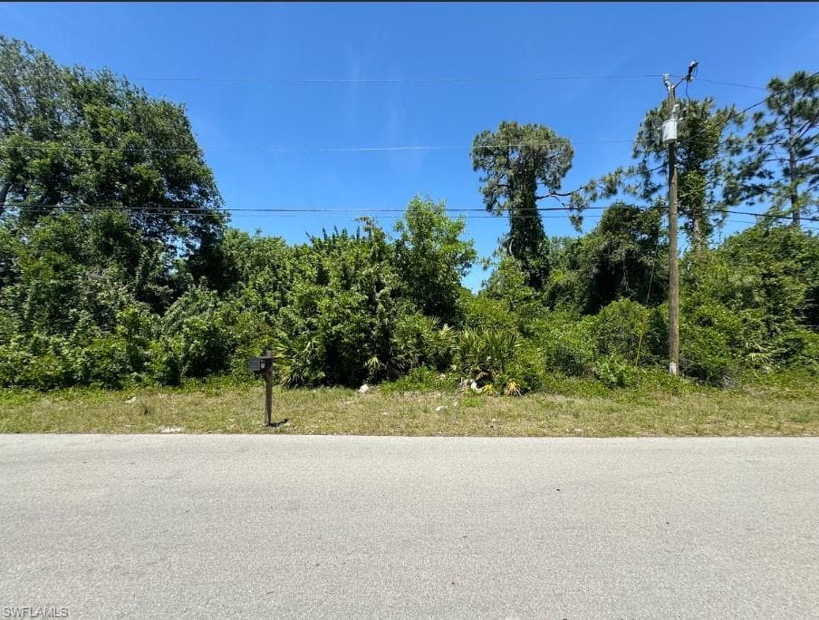 2910 9th ST W LEHIGH ACRES, FL 33971