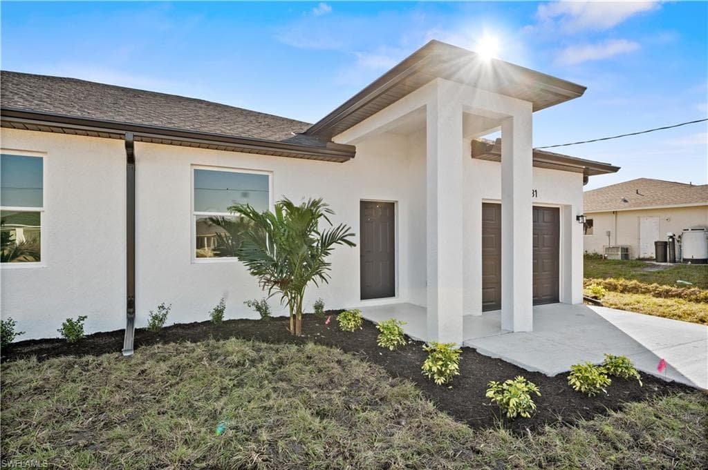 1115-1117 Circle DR LEHIGH ACRES, FL 33973