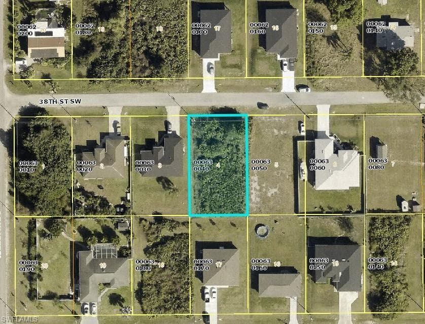 2813 38th ST SW LEHIGH ACRES, FL 33976