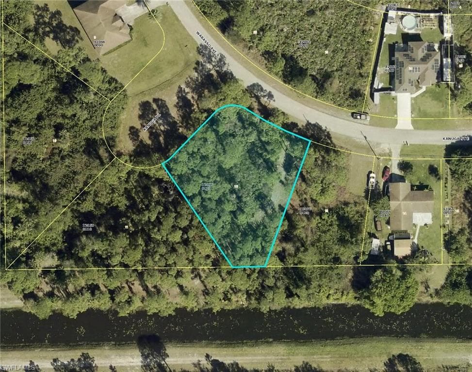 904 Kanuga PL LEHIGH ACRES, FL 33974