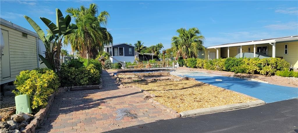 4693 Mai Kai LN BONITA SPRINGS, FL 34134