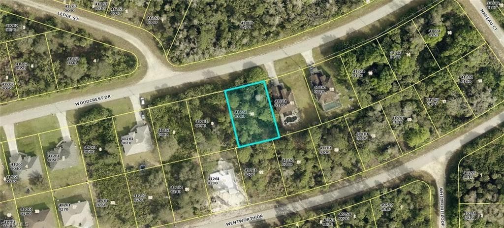 663 Woodcrest DR LEHIGH ACRES, FL 33972