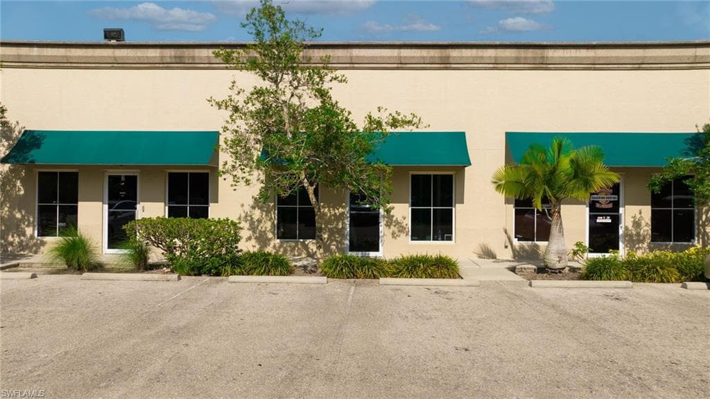 1076 Business LN 3 NAPLES, FL 34110