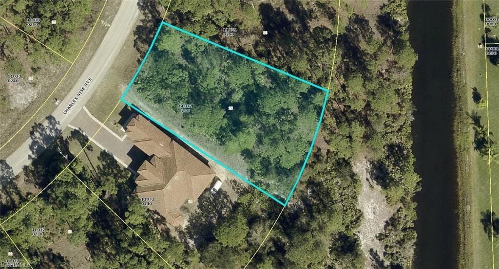 652 Charles Sise ST LEHIGH ACRES, FL 33974