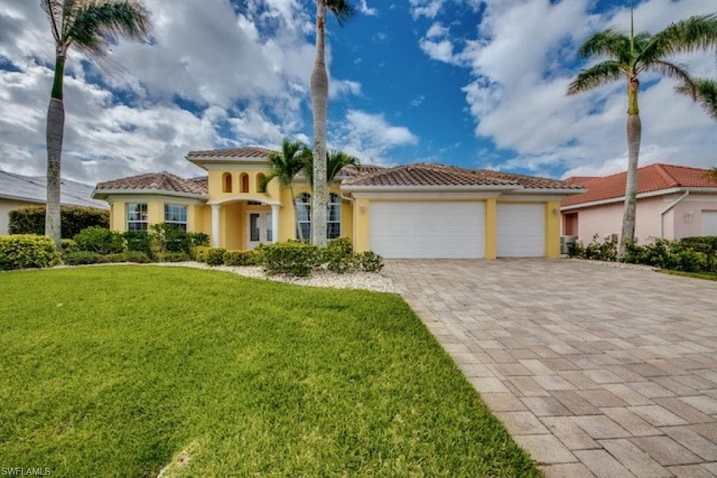 2626 SW 38th TER CAPE CORAL, FL 33914