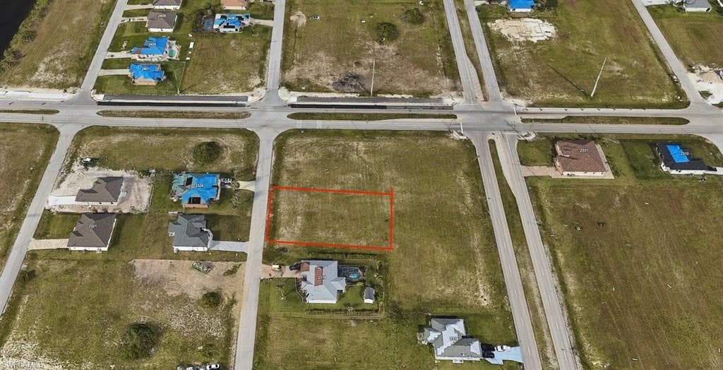 2323 8th PL CAPE CORAL, FL 33993