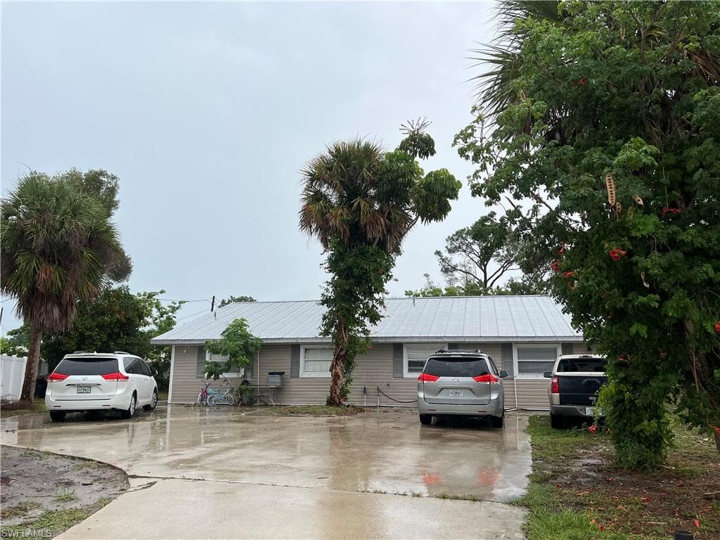 3548/3550 Brink CIR BONITA SPRINGS, FL 34134