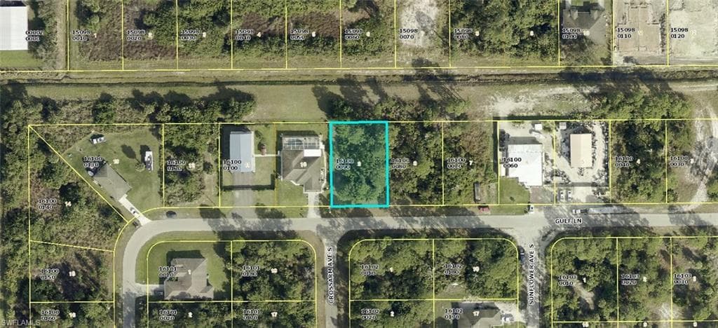 863 Gulf LN LEHIGH ACRES, FL 33974