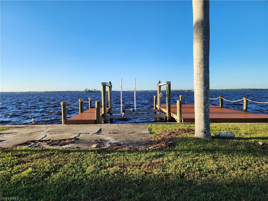 4399 E Riverside DR FORT MYERS, FL 33905