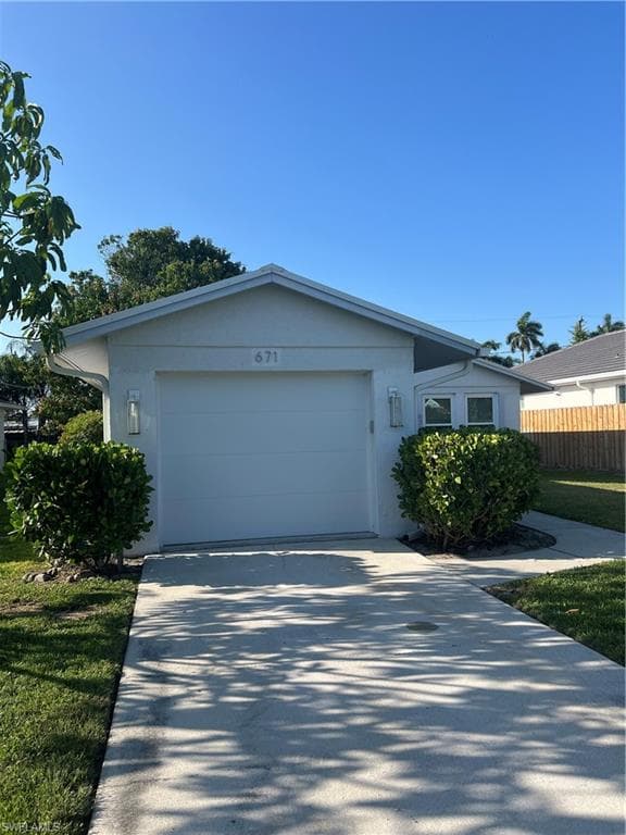 671 100th AVE N NAPLES, FL 34108