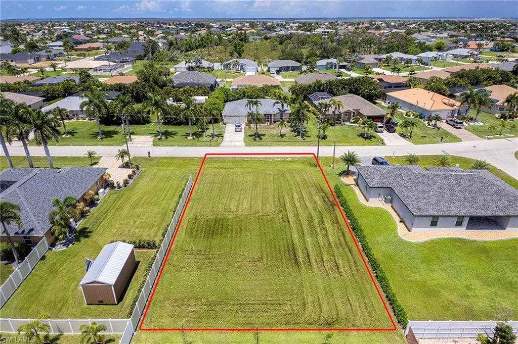 2833 SW 25th AVE CAPE CORAL, FL 33914