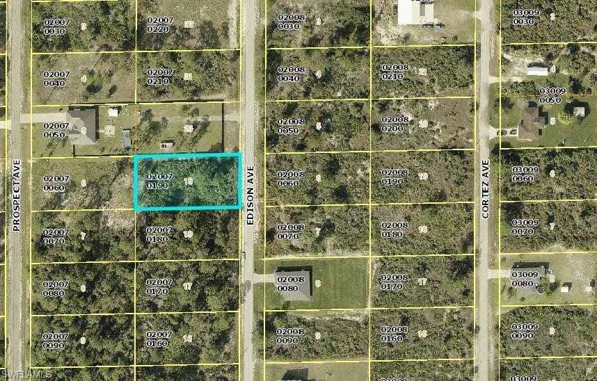 1213 Edison AVE LEHIGH ACRES, FL 33972