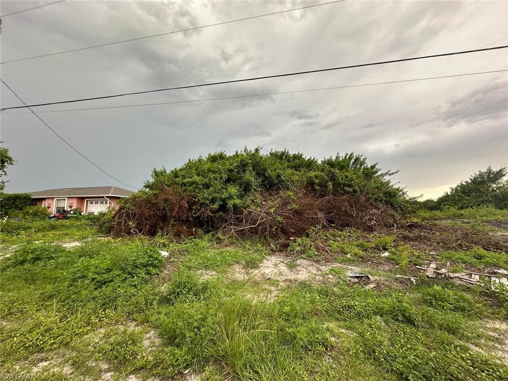 3211 15th ST SW LEHIGH ACRES, FL 33976