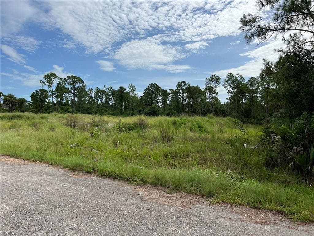 806 Oak AVE LEHIGH ACRES, FL 33972
