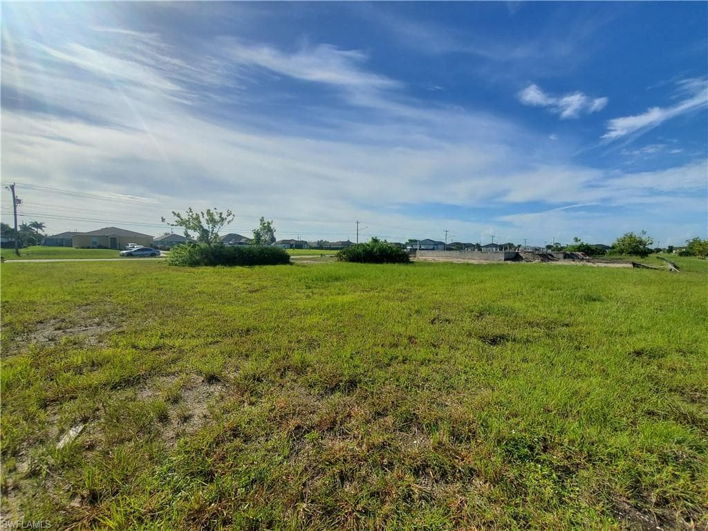 1900 Nelson RD N CAPE CORAL, FL 33993