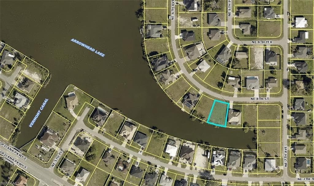 626 NE 8th ST CAPE CORAL, FL 33909