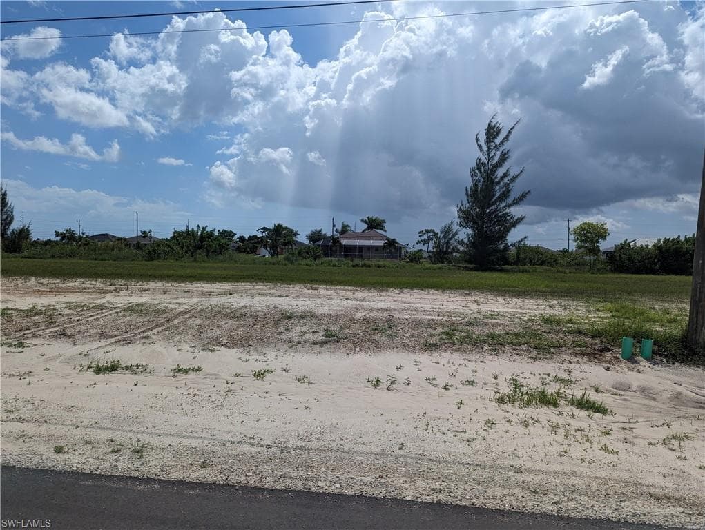 1008 NE 1st PL CAPE CORAL, FL 33909