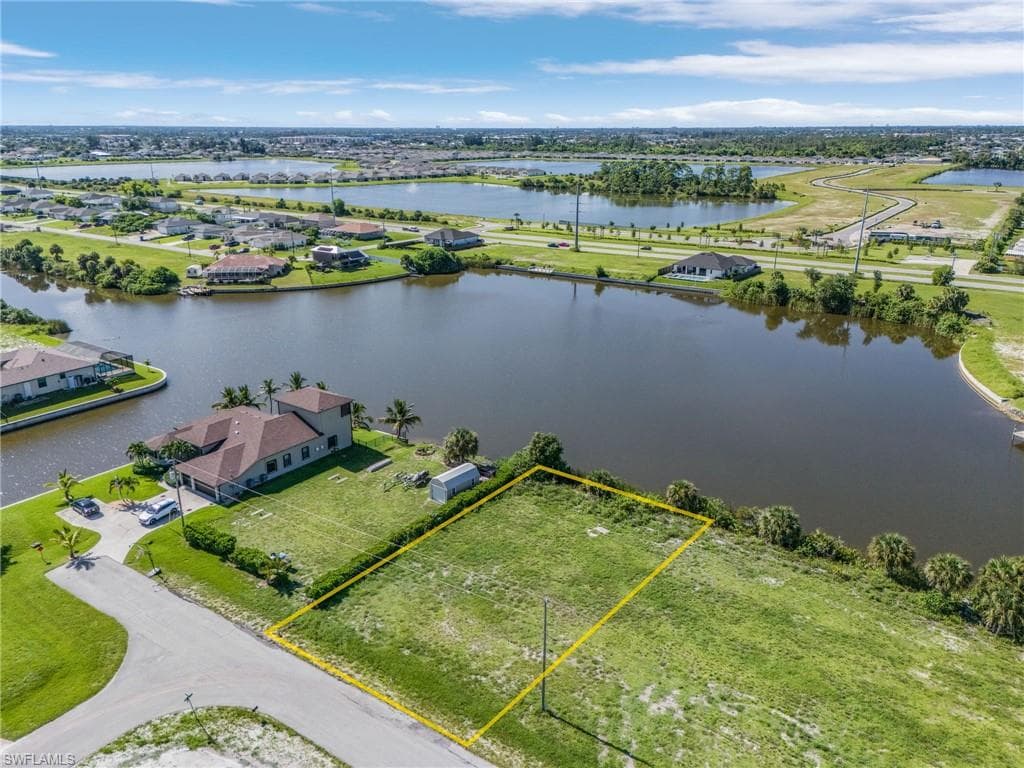 1216 NW 9th ST CAPE CORAL, FL 33993