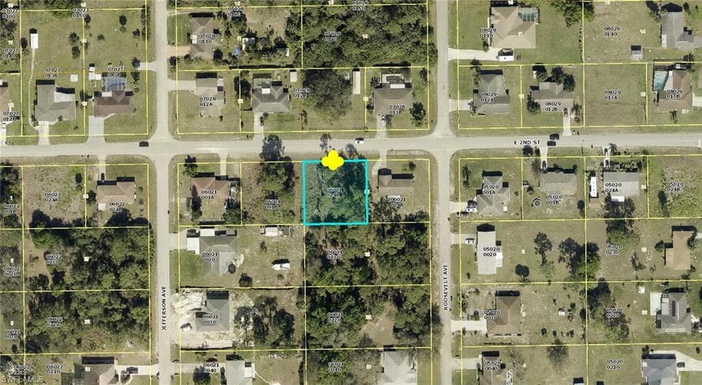 2604 E 2nd ST LEHIGH ACRES, FL 33936