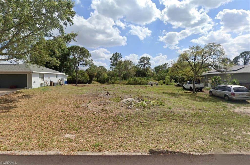 2909 10th ST W LEHIGH ACRES, FL 33971