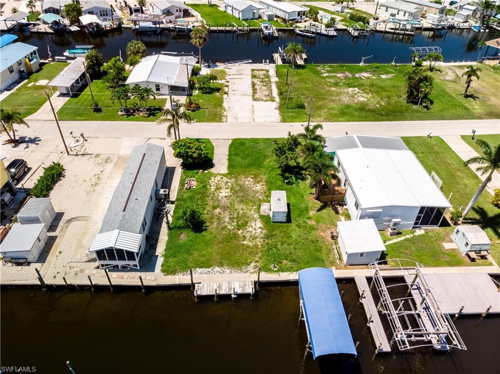 3852 Royal Palm DR ST. JAMES CITY, FL 33956