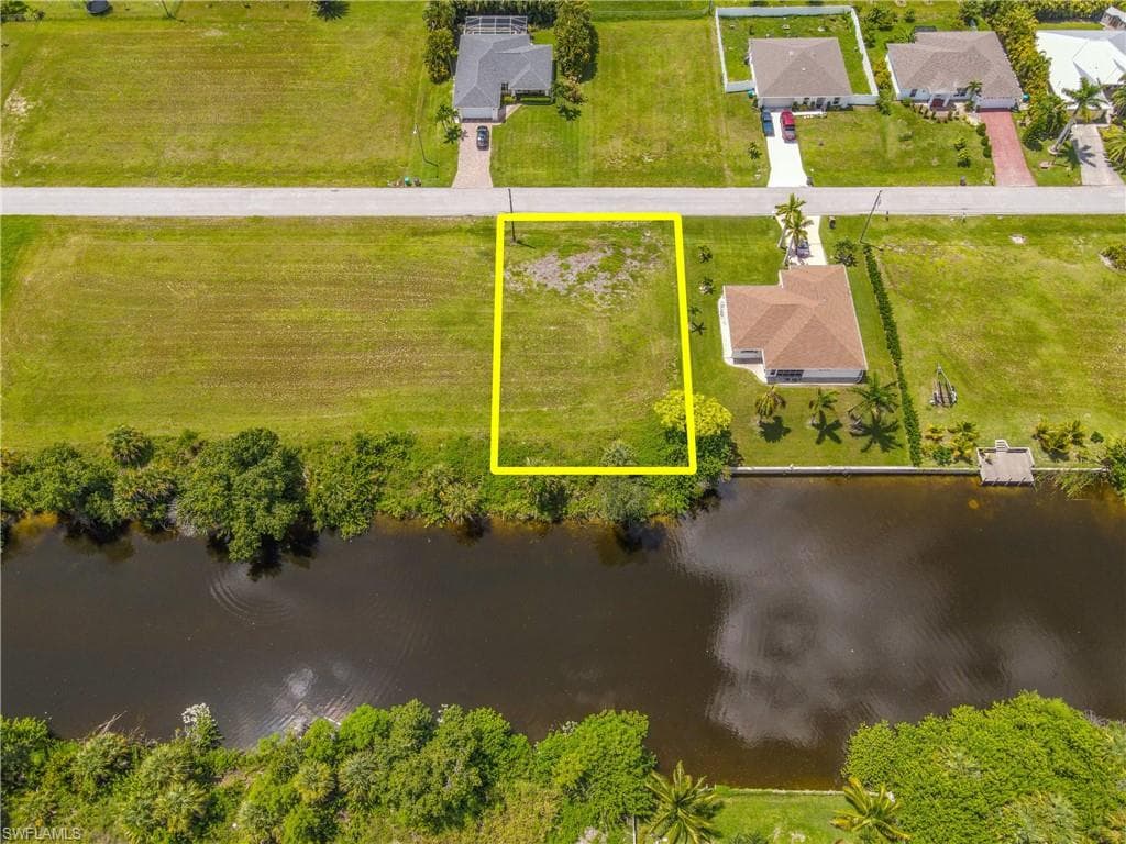 2043 NE 25th TER CAPE CORAL, FL 33909