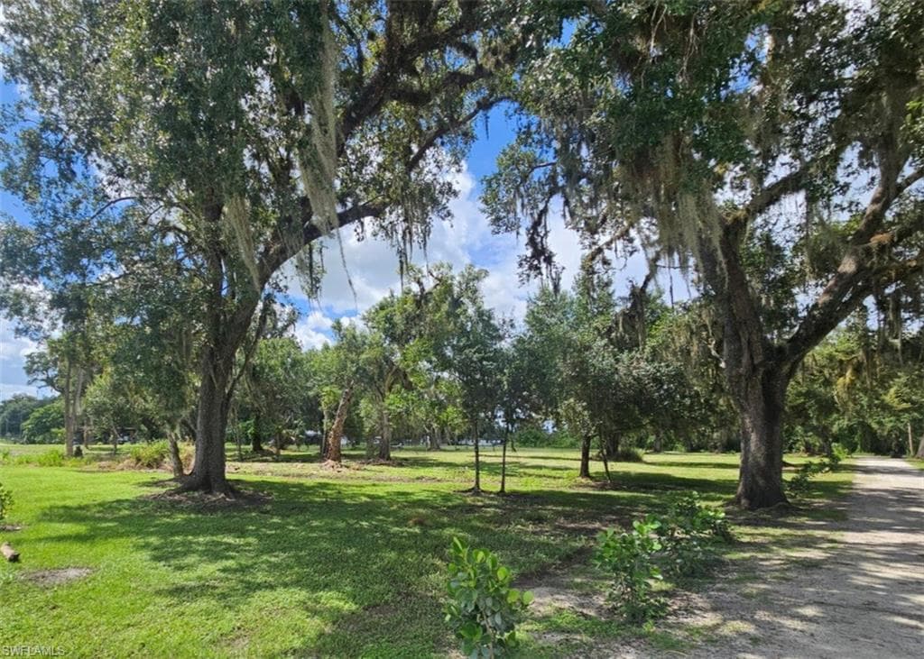 955 Chickasaw AVE LABELLE, FL 33935